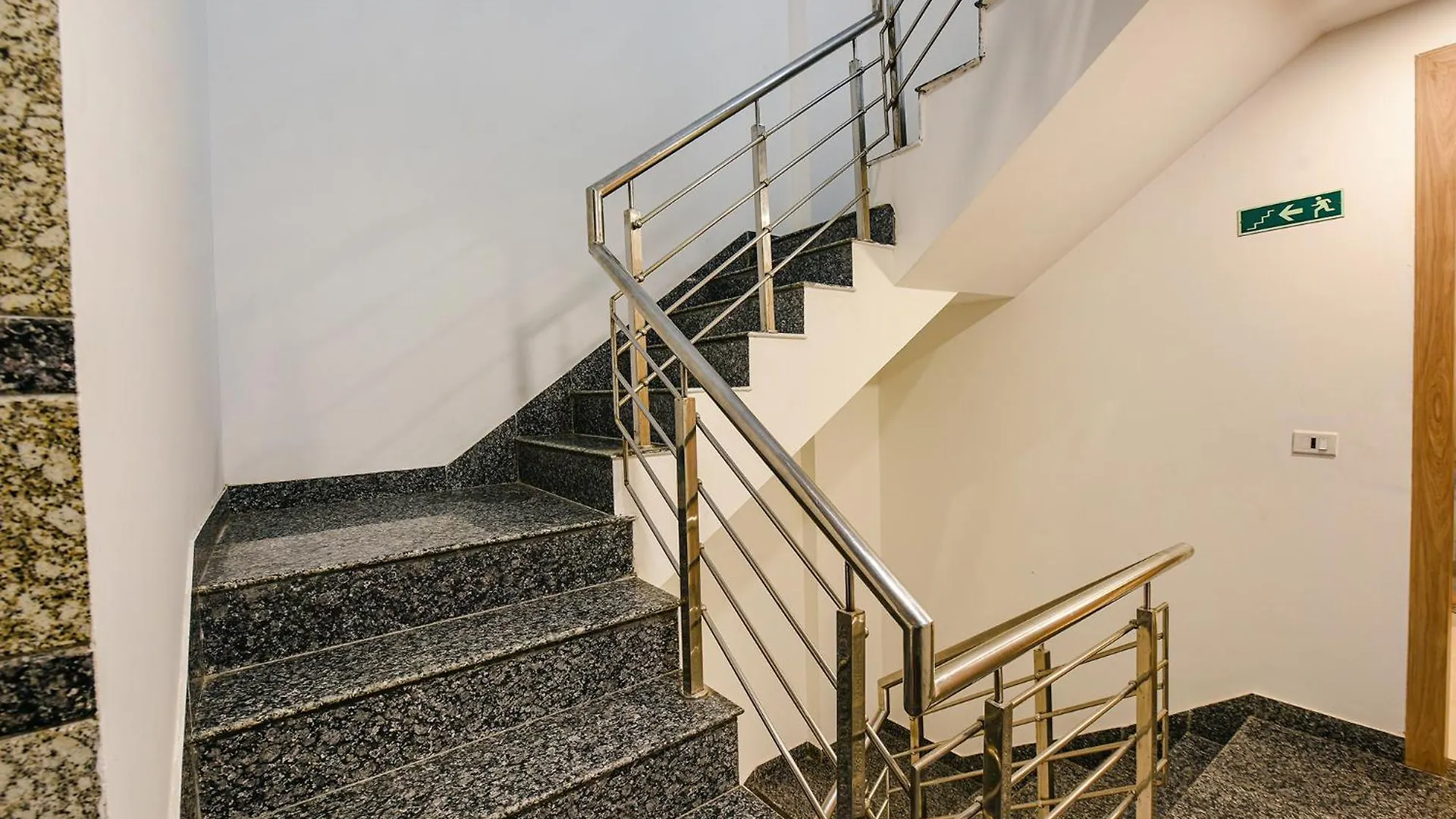 Fabhotel Royal Residency I New Delhi 3*,