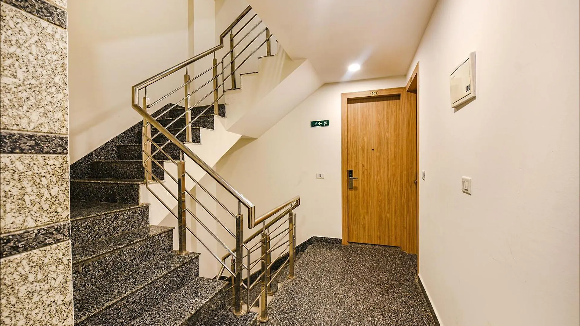 *** Hotel Fabhotel Royal Residency I New Delhi India